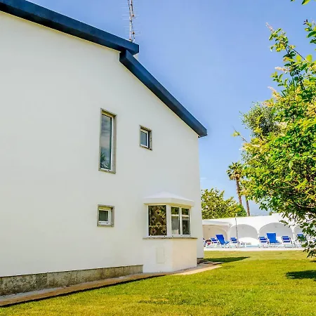 וילה Sleeps 11 With Pool Air Con And Wifi